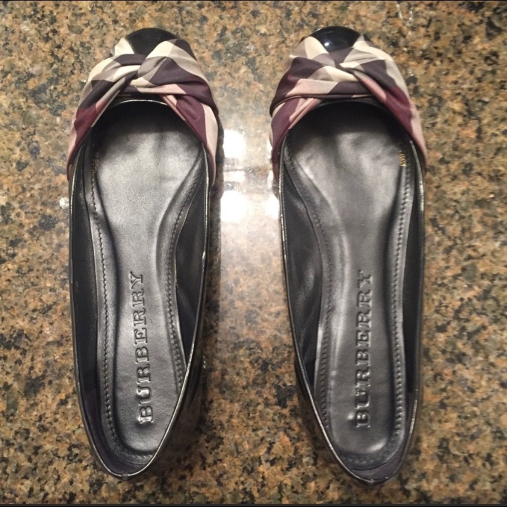 Burberry Flat Shoes